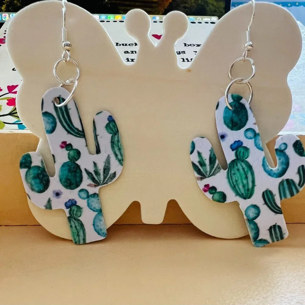 🌵✨ Spice Up Your Style with Cactus Earrings! ✨🌵